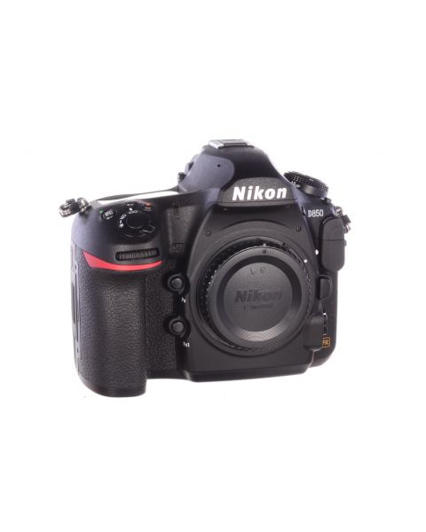 Nikon D850 body, only 1100 actuations, MINT, 6 month guarantee