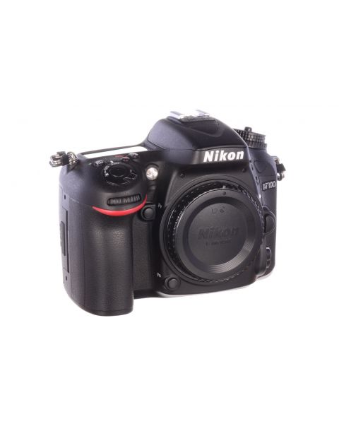 Nikon D7100 body, stunning! Only 3300 actuations, 6 month guarantee